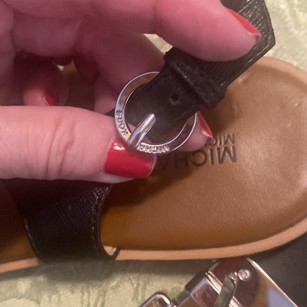 Michael Kors Set - Sandals & Belt - Black & Silver. 7.5 Sandal, Large Belt - Picture 9 of 12